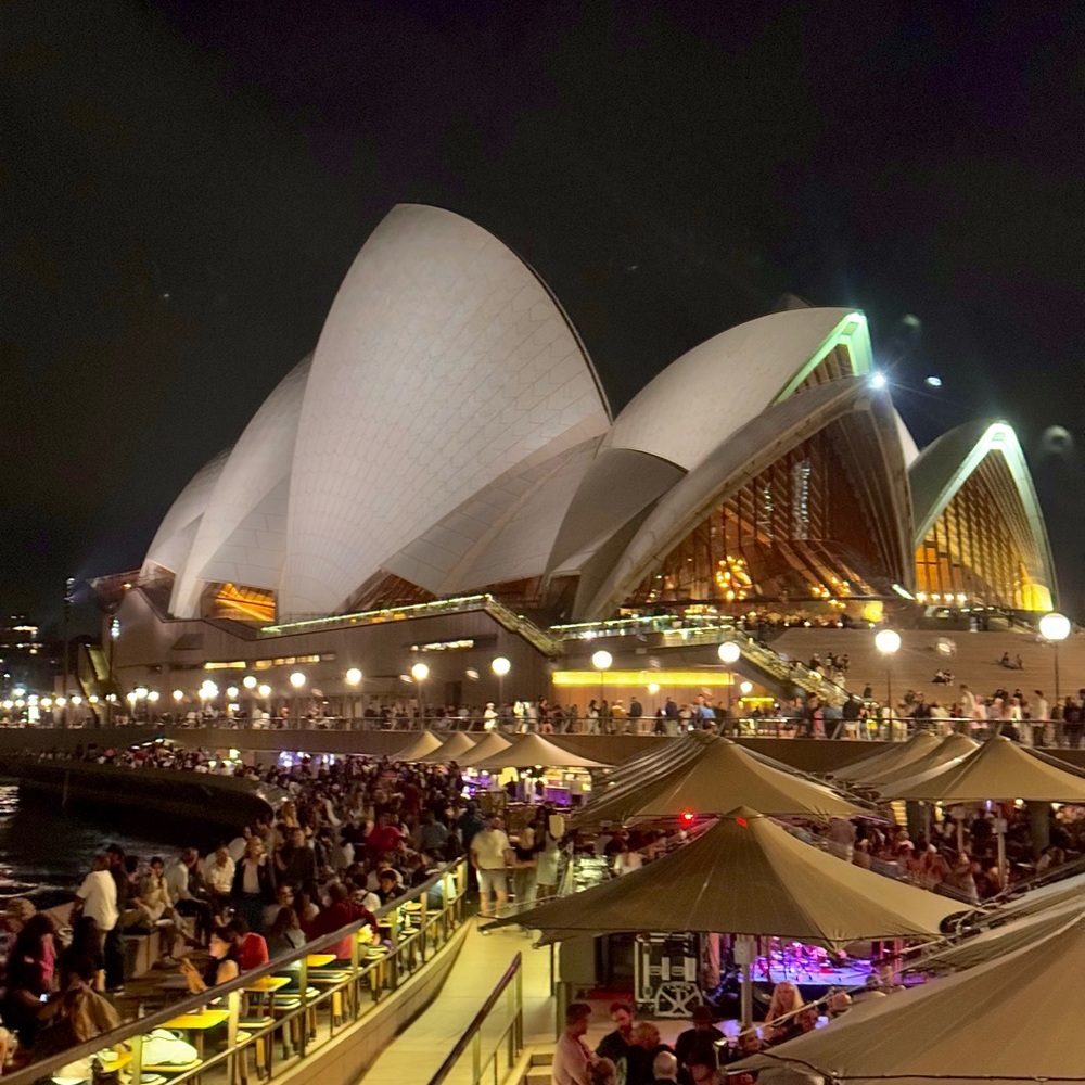 Meet your Posher... ❤️⚡️❤️👽👽🍒🍒